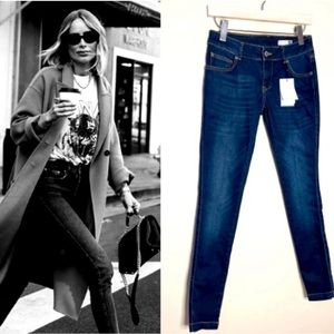 NWT. Anine Bing Dark Wash Skinny Jeans. NEW